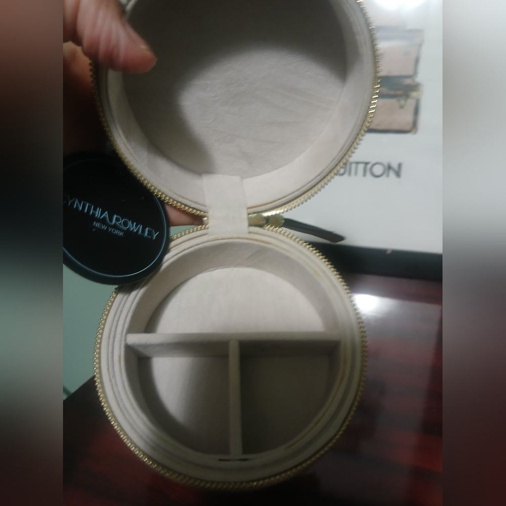 NWT Cynthia Rowley Jewelry Box - Picture 5 of 6